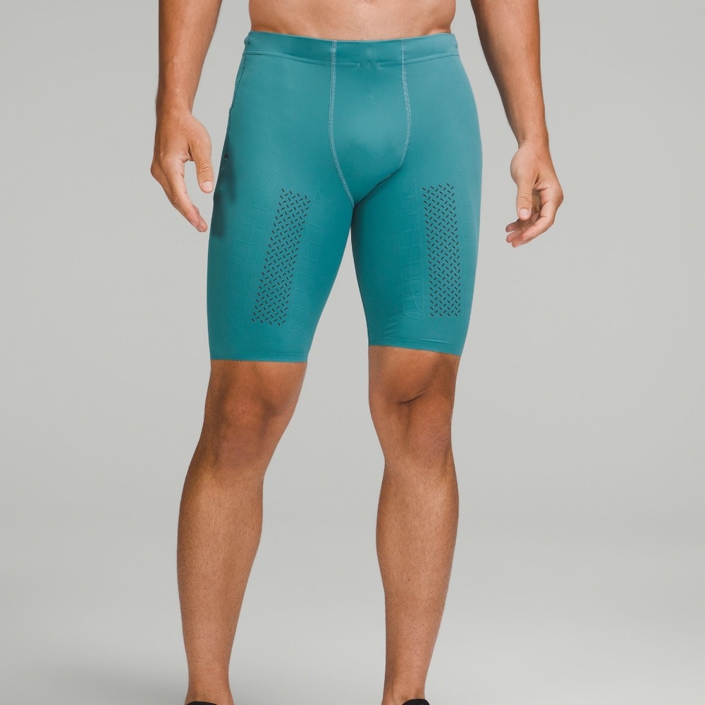 Lululemon Vital Drive Tight 10" (Crest, Large)
